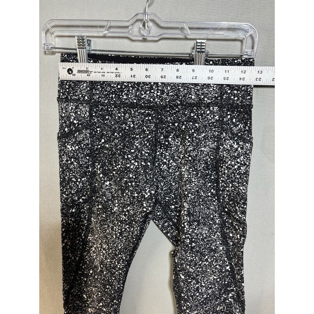LULULEMON Capri Leggings 22" Sz 6  Black Splattered Paint - Picture 7 of 10